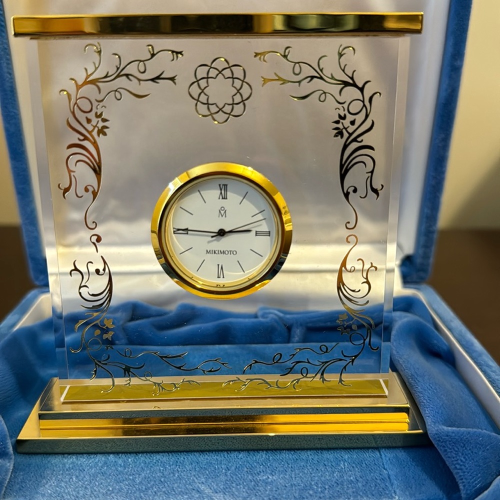 Mikimoto desk clock